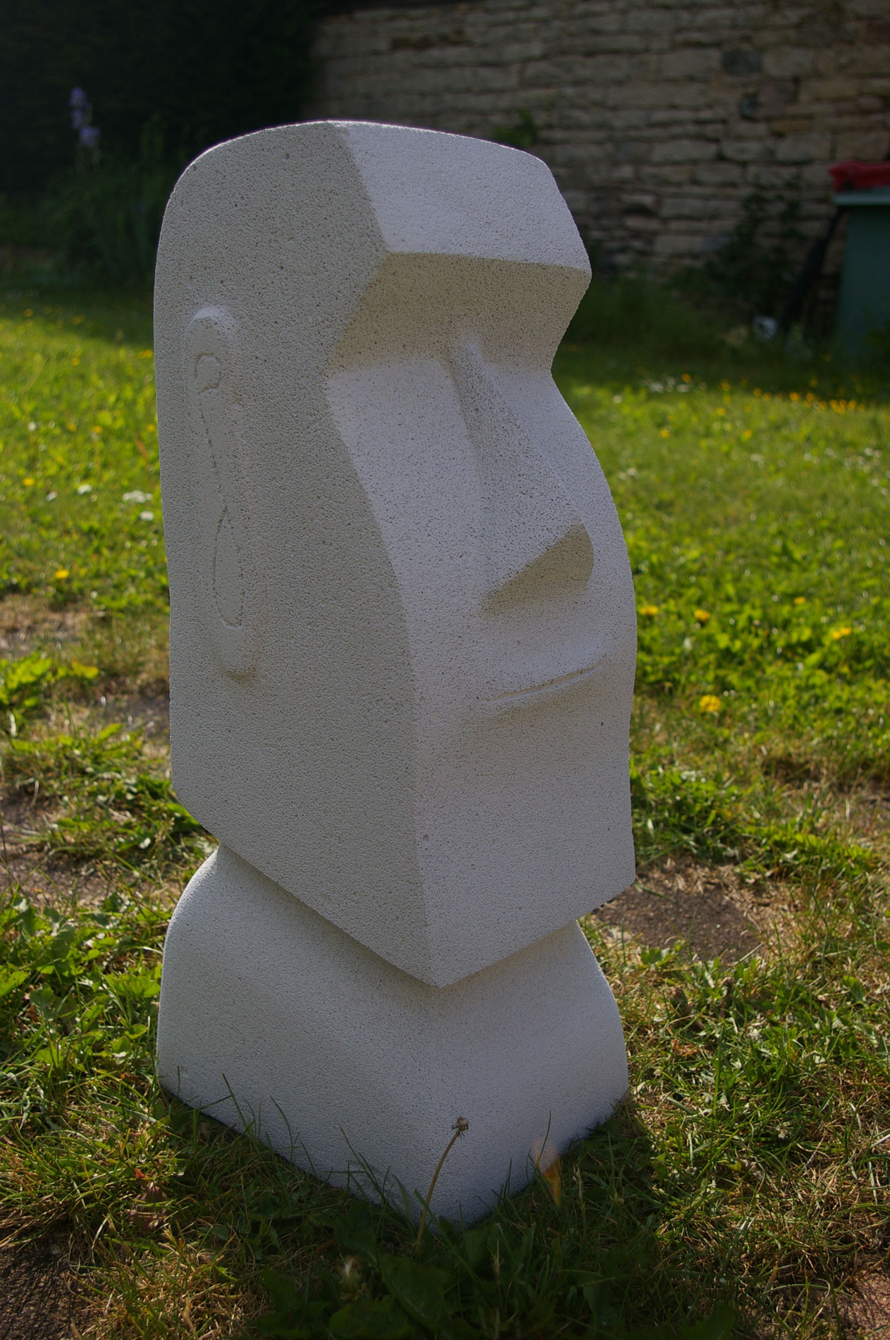 Moaï – Sculpture en béton cellulaire